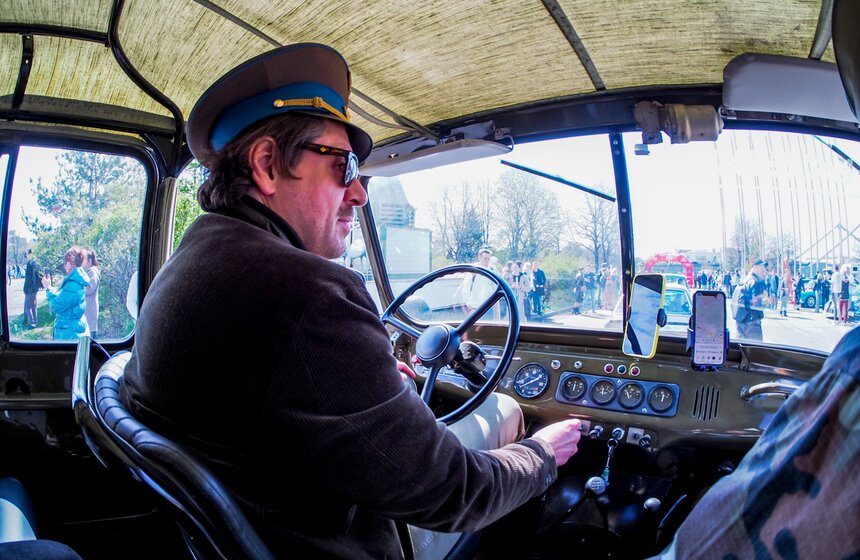 Ретроралли прошло в Москве 12 фото