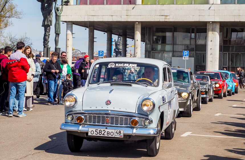 Ретроралли прошло в Москве 9 фото