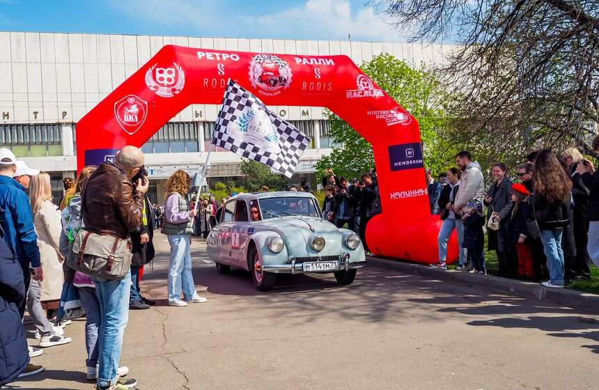 Ретроралли прошло в Москве 8 фото