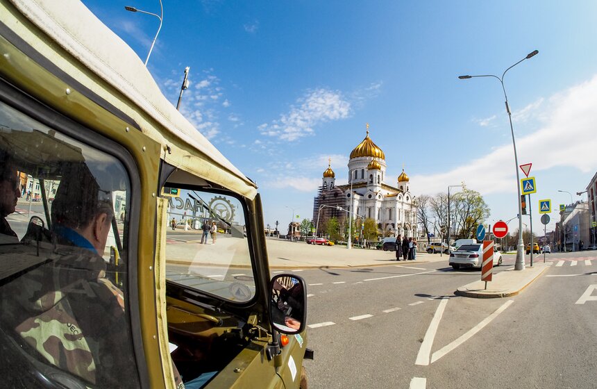 Ретроралли прошло в Москве 13 фото