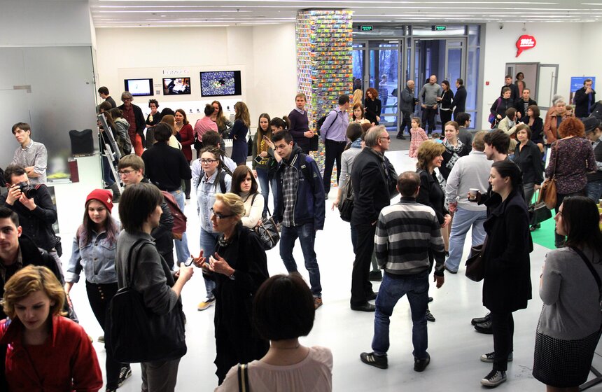 В МАММ показали короткометражку Сары Мун "Без пяти пять" 13 фото