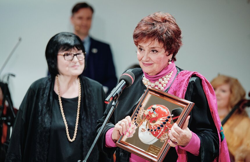 В Москве наградили победителей специальной премии "Золотой Маски" 13 фото