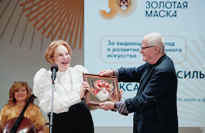В Москве наградили победителей специальной премии "Золотой Маски" 14 фото
