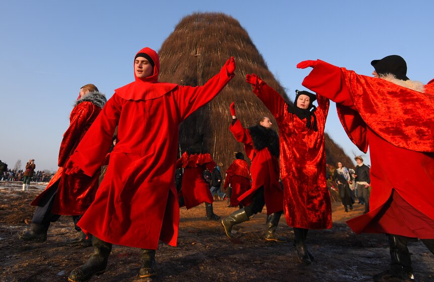 Празднование Масленицы состоялось в Никола-Ленивце Калужской области 27 фото
