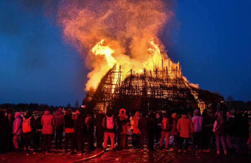Празднование Масленицы состоялось в Никола-Ленивце Калужской области 46 фото