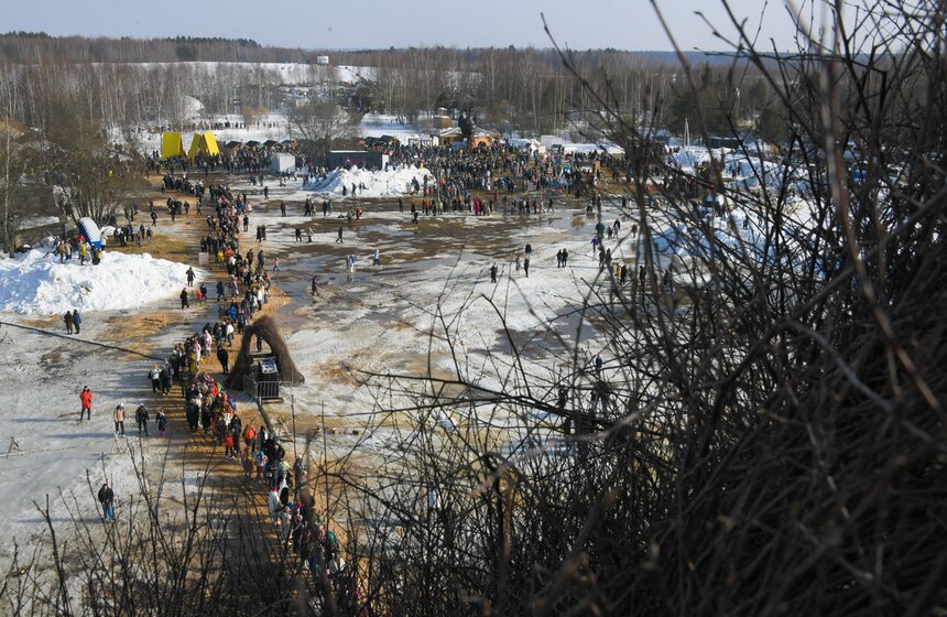 Празднование Масленицы состоялось в Никола-Ленивце Калужской области 17 фото