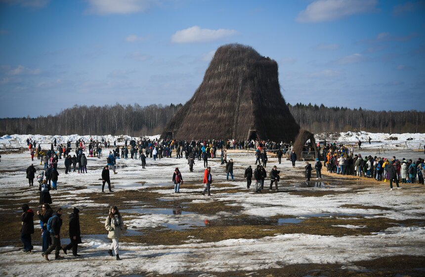 Празднование Масленицы состоялось в Никола-Ленивце Калужской области 6 фото