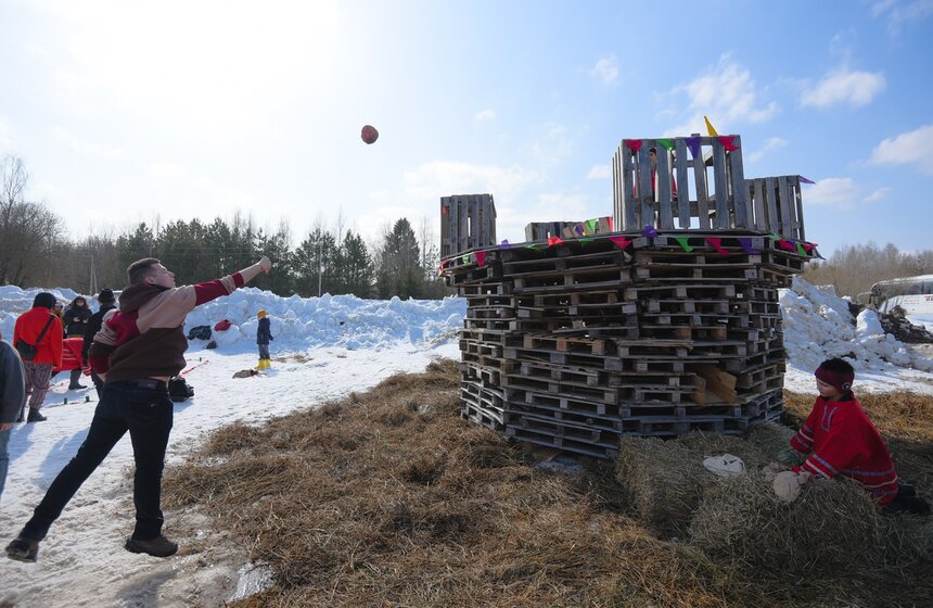 Празднование Масленицы состоялось в Никола-Ленивце Калужской области 4 фото