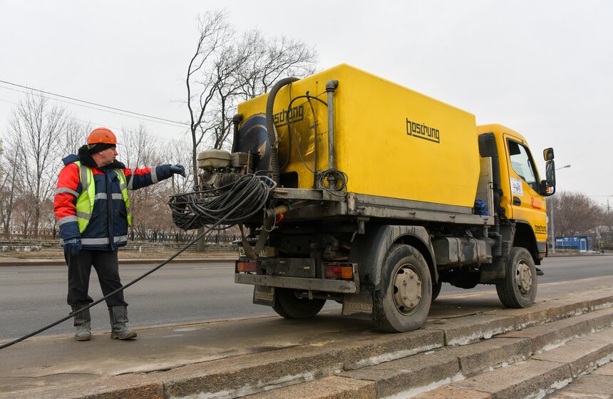 Причал "Новоспасский" на Краснохолмской набережной промыли после зимы 3 фото