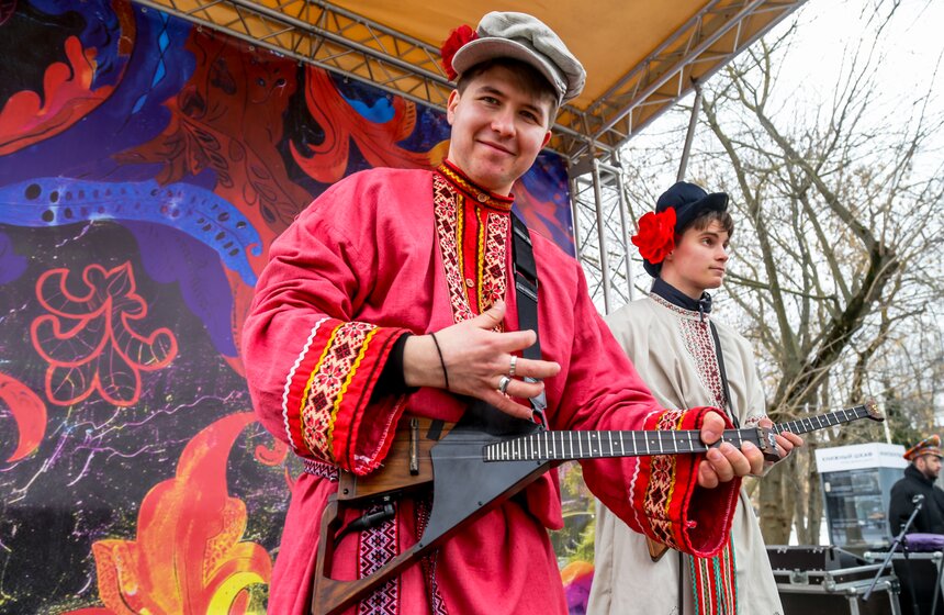 Самый большой блин в России испекли на ВДНХ 13 фото