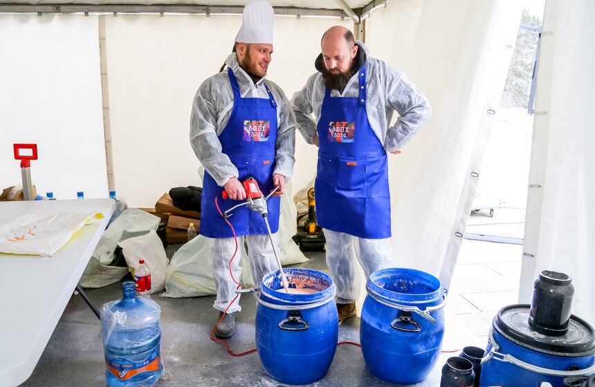 Самый большой блин в России испекли на ВДНХ 15 фото