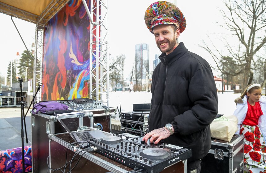 Самый большой блин в России испекли на ВДНХ 2 фото