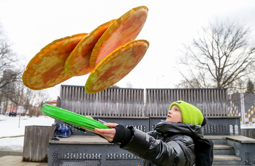 Самый большой блин в России испекли на ВДНХ 8 фото