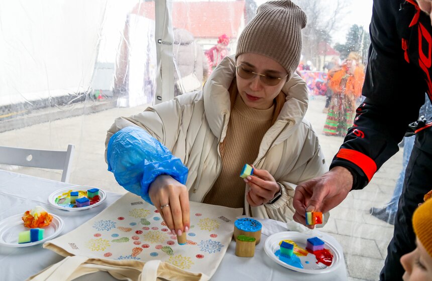 Самый большой блин в России испекли на ВДНХ 4 фото