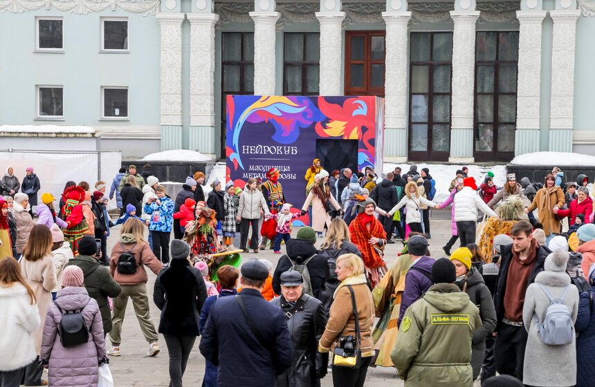 Самый большой блин в России испекли на ВДНХ 10 фото