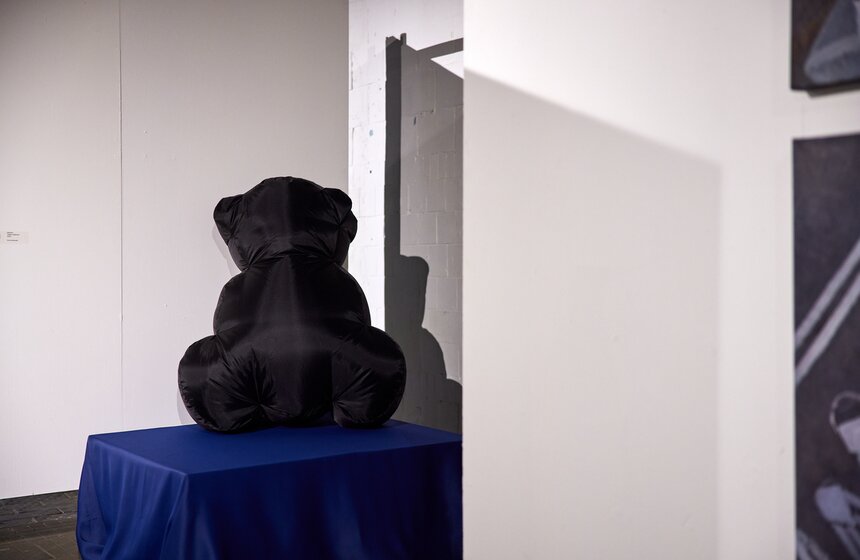 Выставка "Свобода абсурда" открылась в ЦТИ "Фабрика" 16 фото