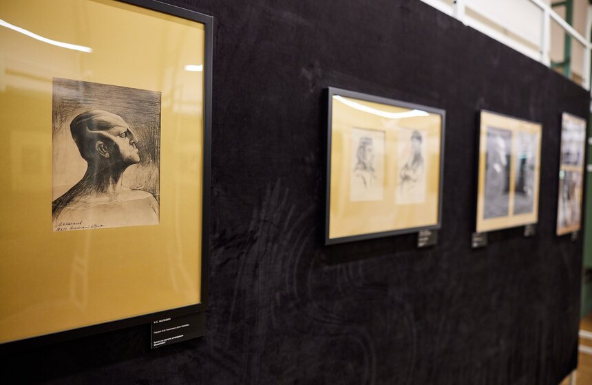 Музей МХАТ подготовил выставку "Фантастическая реальность" 9 фото