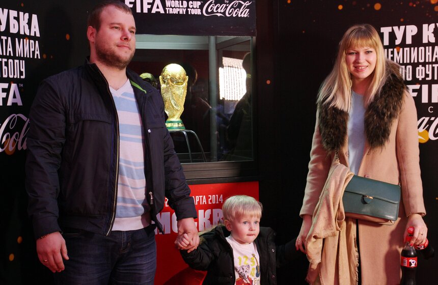 Кубок Чемпионата мира по футболу FIFA привезли в Москву 10 фото