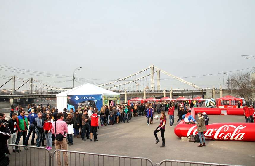 Кубок Чемпионата мира по футболу FIFA привезли в Москву 1 фото