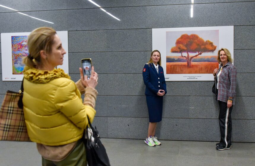 Выставка современного искусства открылась в метро Москвы 10 фото