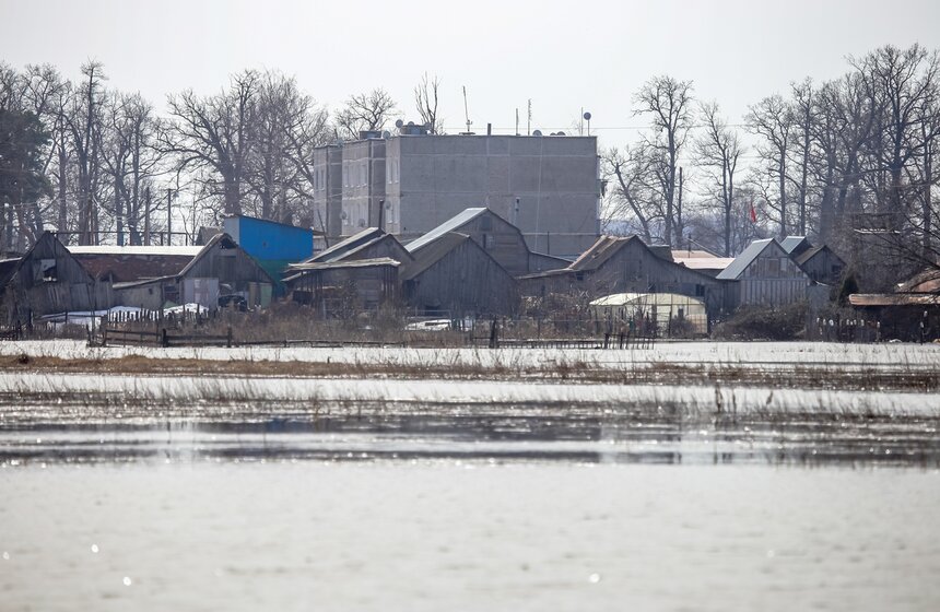 Жители Подмосковья столкнулись с экстремальным половодьем 32 фото