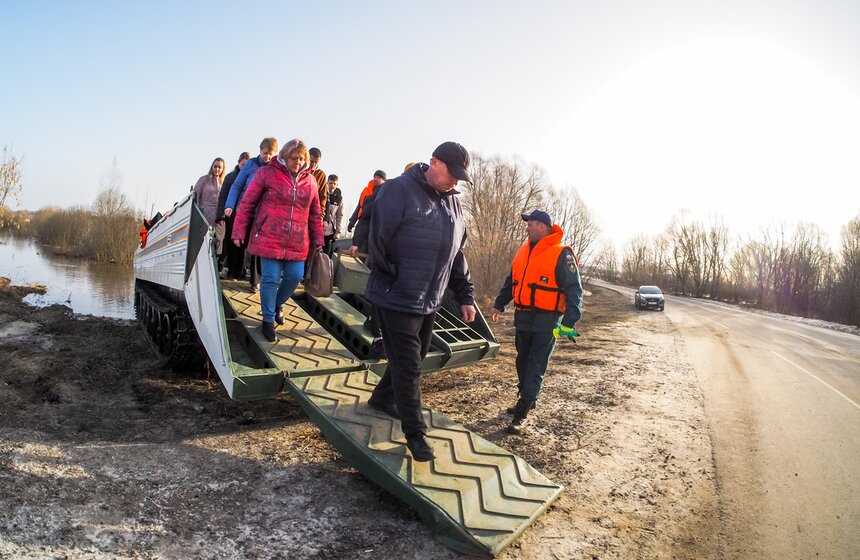 Жители Подмосковья столкнулись с экстремальным половодьем 21 фото