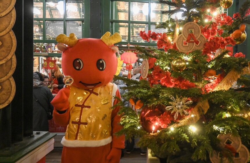 Москву украсили в честь китайского Нового года 22 фото