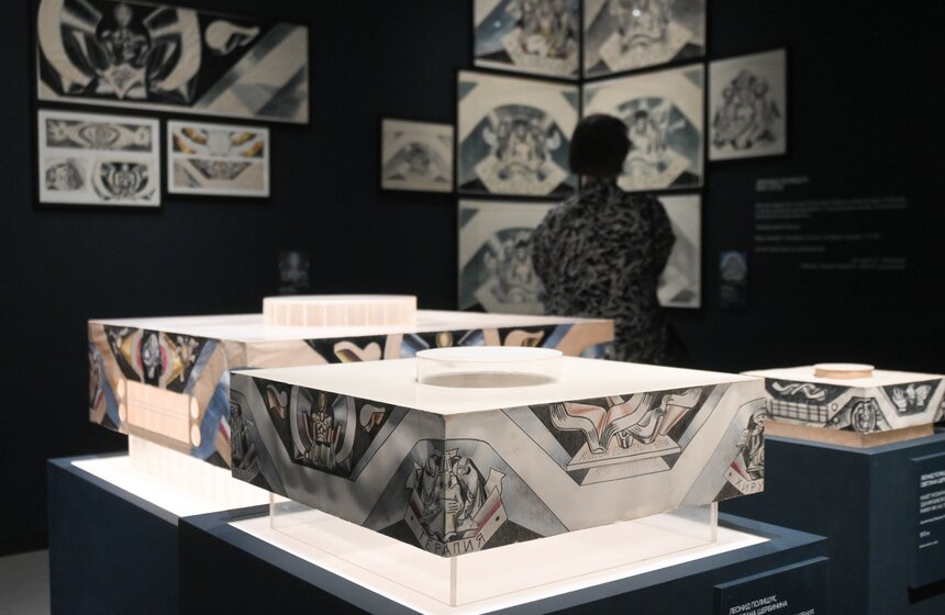 В столице открылась выставка "Искусство в масштабе. Монументальная живопись Москвы" 15 фото