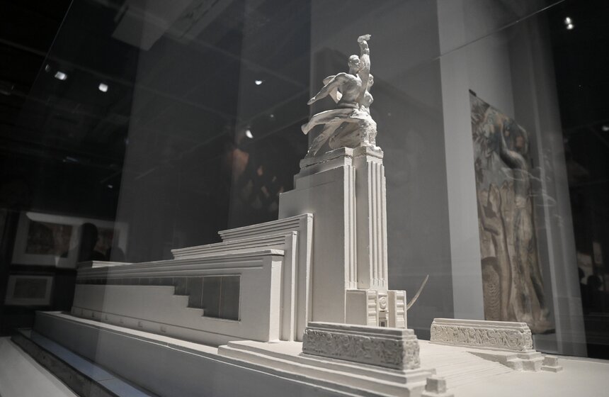 В столице открылась выставка "Искусство в масштабе. Монументальная живопись Москвы" 2 фото