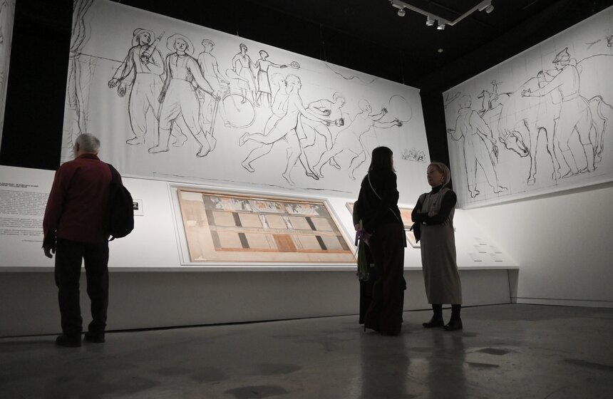 В столице открылась выставка "Искусство в масштабе. Монументальная живопись Москвы" 1 фото