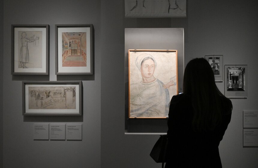 В столице открылась выставка "Искусство в масштабе. Монументальная живопись Москвы" 7 фото