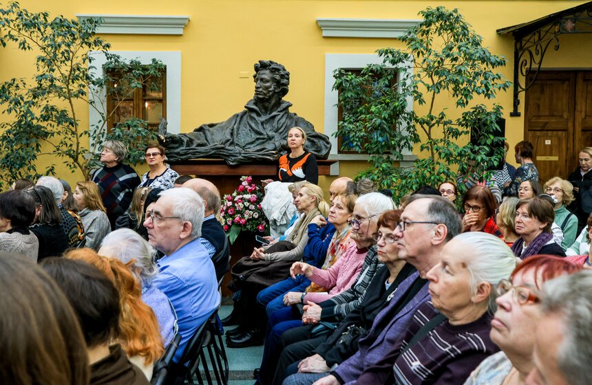 В Москве почтили память А. С. Пушкина в годовщину его гибели 15 фото