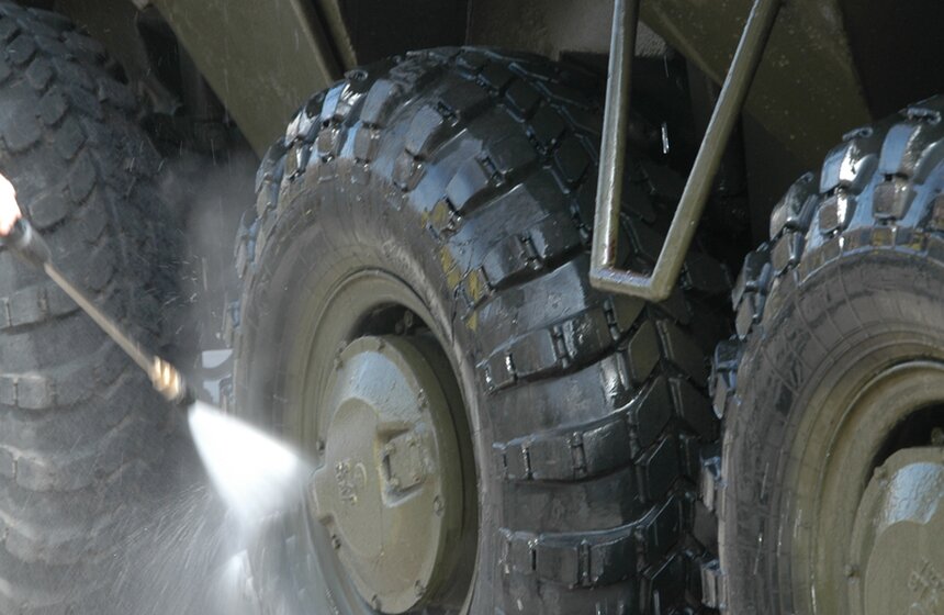 В Химках прошел субботник, приуроченный ко Дню Победы 10 фото