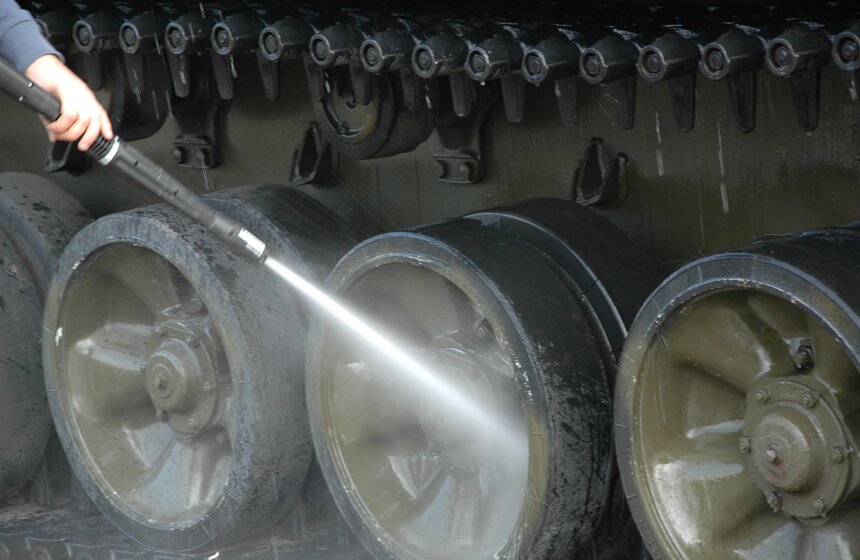 В Химках прошел субботник, приуроченный ко Дню Победы 6 фото