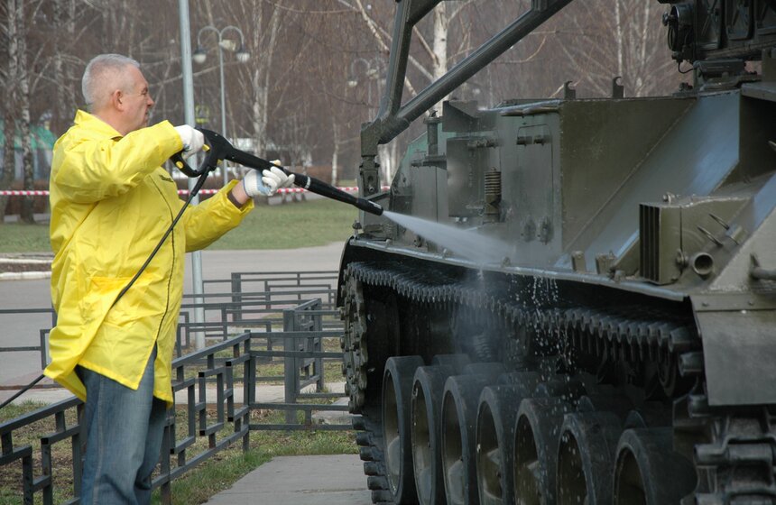 В Химках прошел субботник, приуроченный ко Дню Победы 4 фото