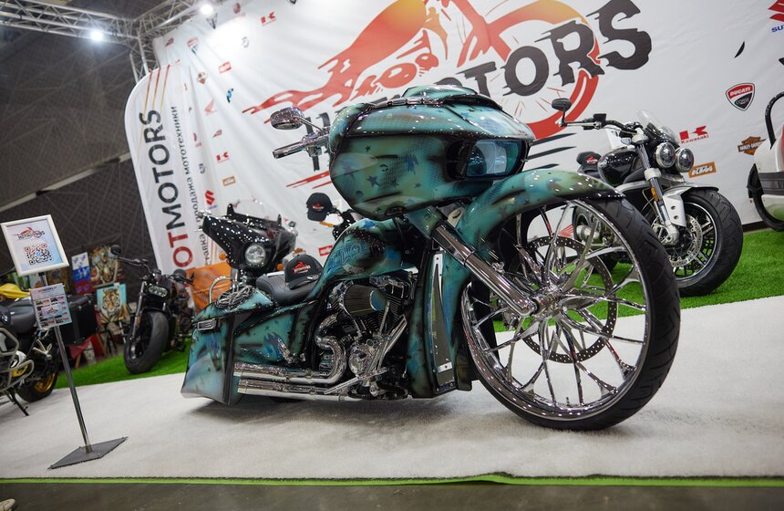 Выставка "Мотовесна" открылась в парке "Патриот" в Москве 20 фото