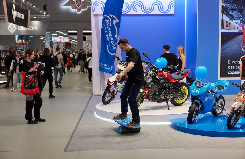 Выставка "Мотовесна" открылась в парке "Патриот" в Москве 24 фото