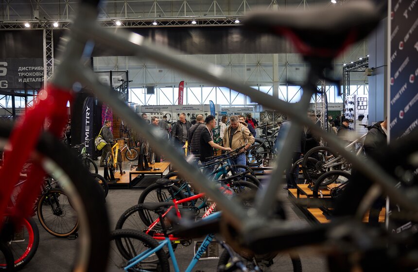 Выставка "Мотовесна" открылась в парке "Патриот" в Москве 14 фото