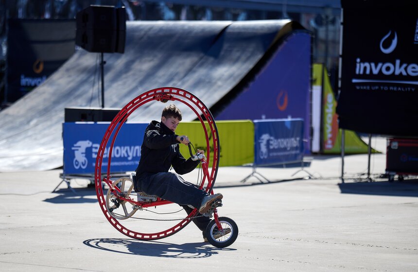 Выставка "Мотовесна" открылась в парке "Патриот" в Москве 28 фото