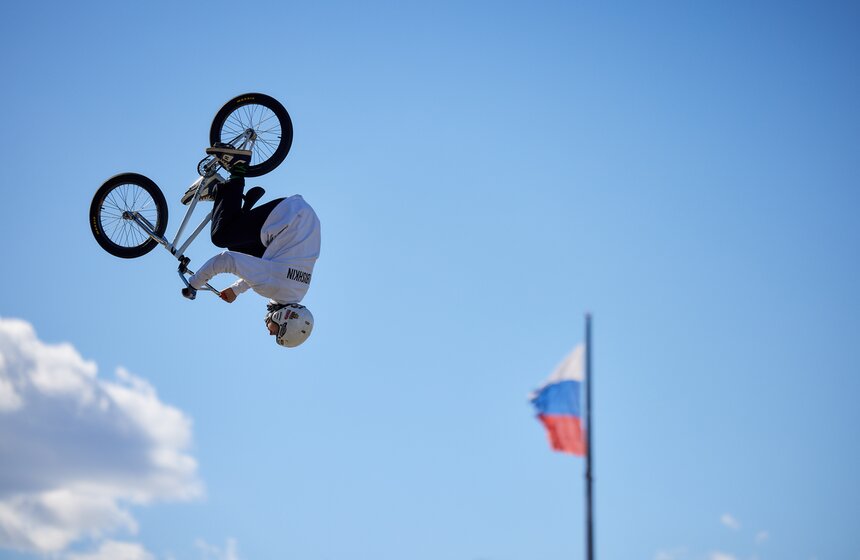 Выставка "Мотовесна" открылась в парке "Патриот" в Москве 30 фото