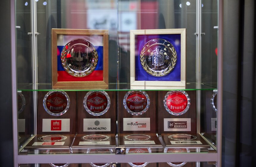 Выставка "Кастом особого назначения" проходит на ВДНХ 12 фото