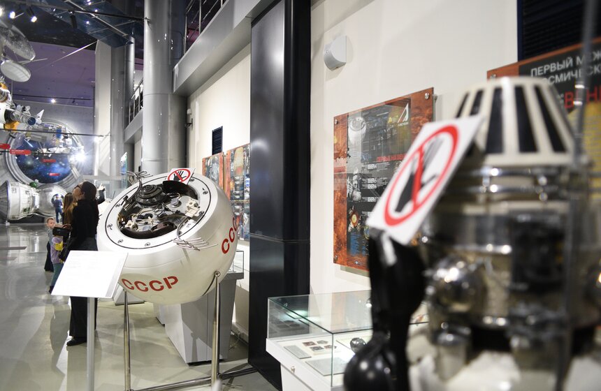 Пресс-тур прошел по закрытому хранилищу Музея космонавтики в Москве 28 фото