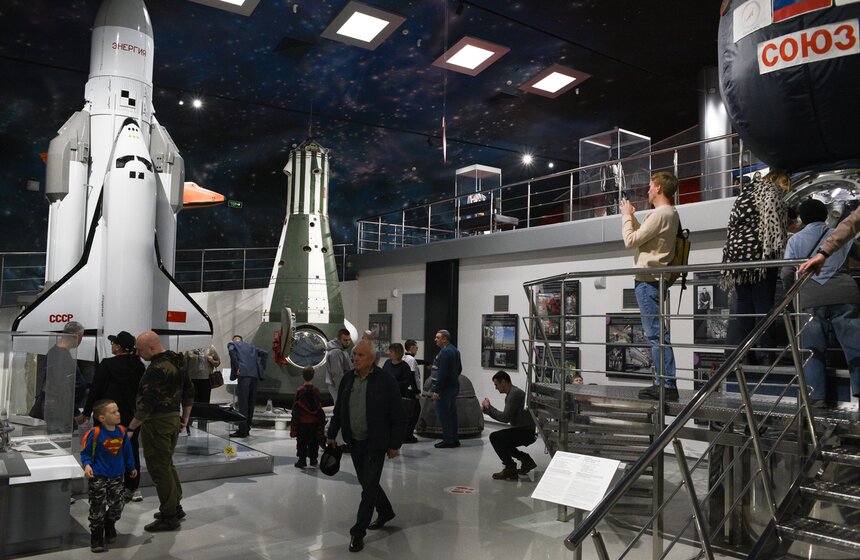 Пресс-тур прошел по закрытому хранилищу Музея космонавтики в Москве 29 фото