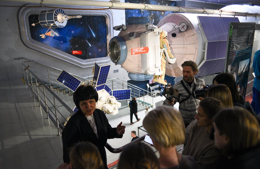 Пресс-тур прошел по закрытому хранилищу Музея космонавтики в Москве 5 фото
