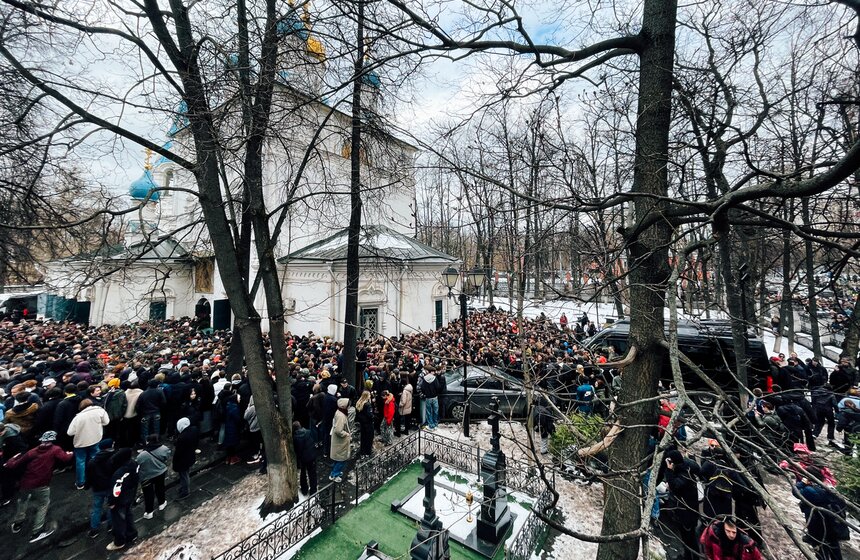 Прощание с Пашей Техником прошло в храме Петра и Павла в Лефортове 1 фото