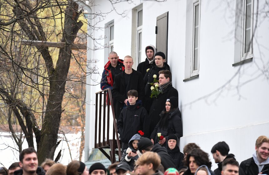 Прощание с Пашей Техником прошло в храме Петра и Павла в Лефортове 7 фото