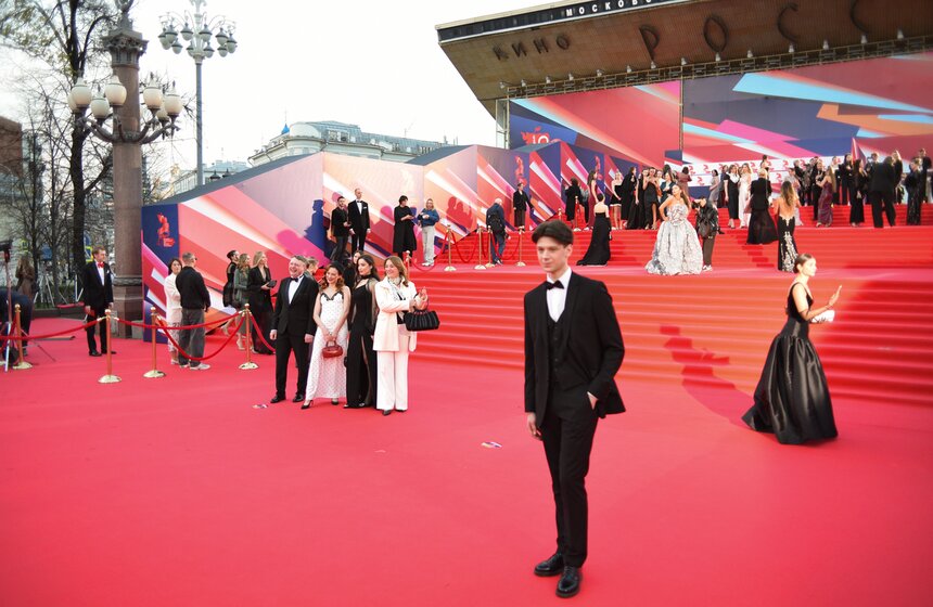 Открытие Московского международного кинофестиваля прошло в кинотеатре "Россия" 1 фото