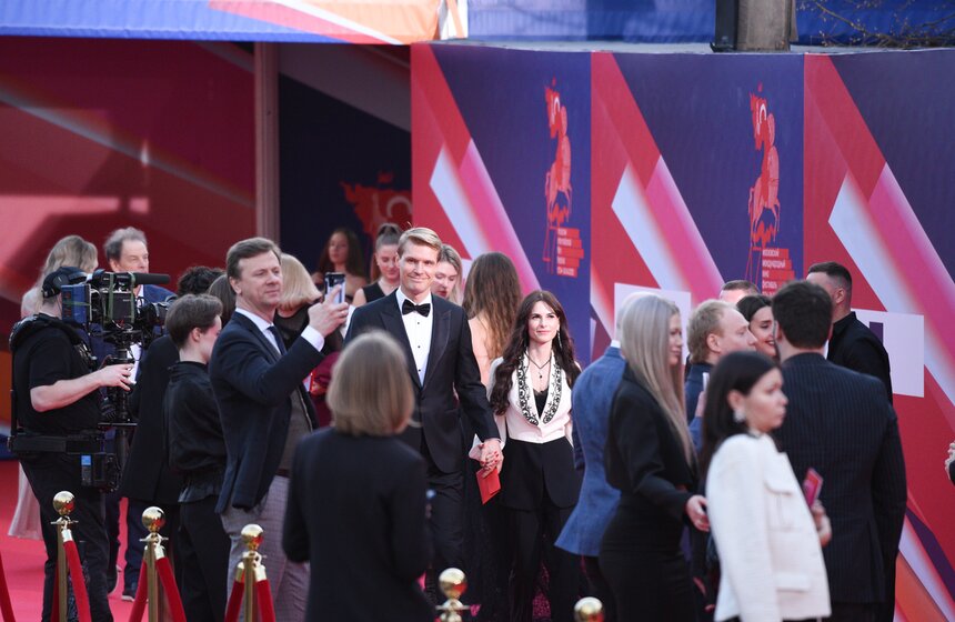 Открытие Московского международного кинофестиваля прошло в кинотеатре "Россия" 35 фото