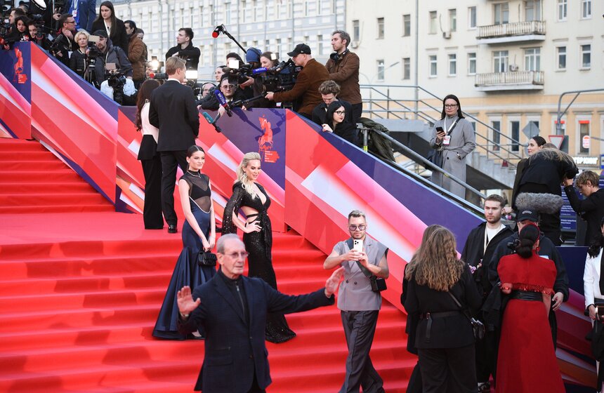 Открытие Московского международного кинофестиваля прошло в кинотеатре "Россия" 41 фото