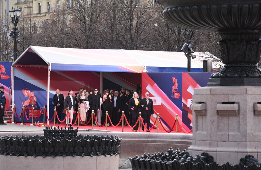 Открытие Московского международного кинофестиваля прошло в кинотеатре "Россия" 30 фото